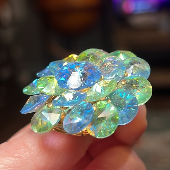 Vintage Aurora Borealis Margarita Center Rivoli Crystal Bead Cluster Brooch - Picture 4 of 7